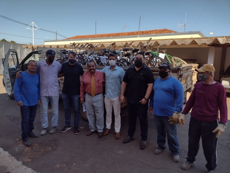 Prefeitura de Penápolis recebe doação de 22 bicicletas da Delegacia de Polícia