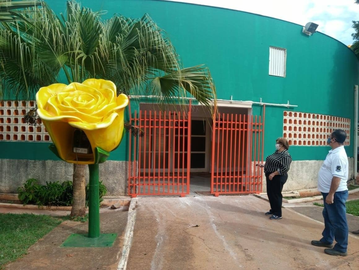 Em Castilho prefeita Fátima Nascimento  Inicia Reforma Do Velório Municipal