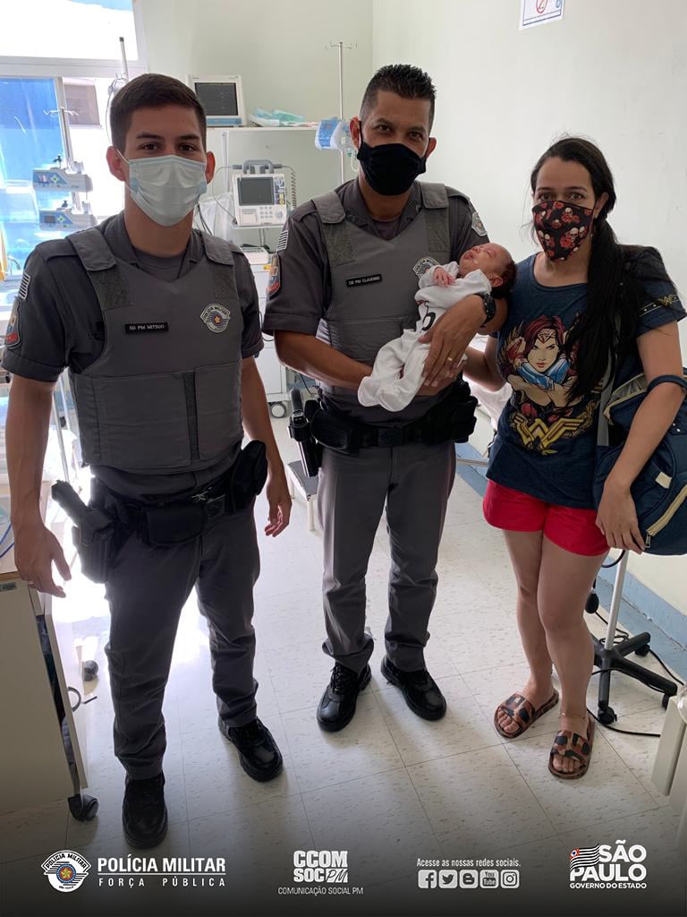POLICIAIS MILITARES SALVAM BEBÊ EM OSASCO