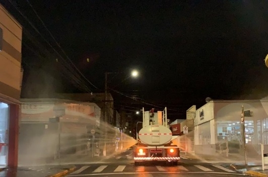 Prefeitura de Nova Independência realiza desinfecção das ruas principais do município
