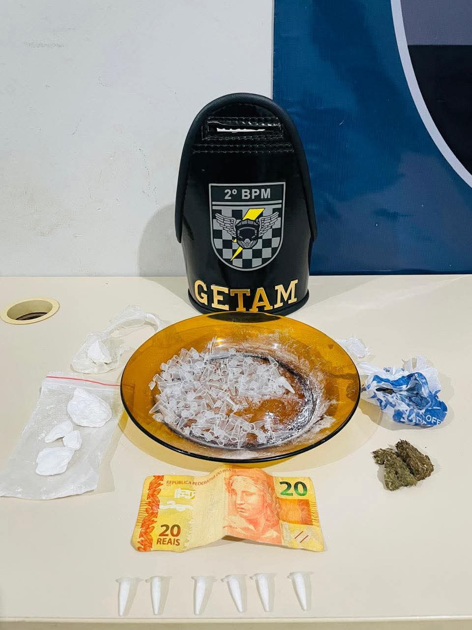 POLÍCIA MILITAR DE TRÊS LAGOAS PRENDE MULHER POR TRÁFICO DE DROGAS DURANTE OPERAÇÃO FORÇA TOTAL