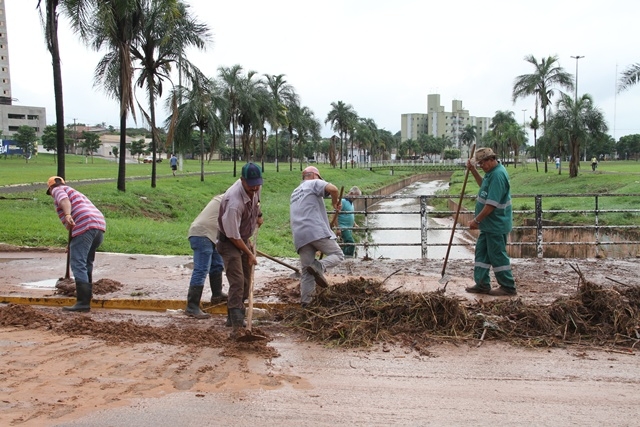 Como faz falta um caminhão munck no almoxarifado do Governo de Andradina