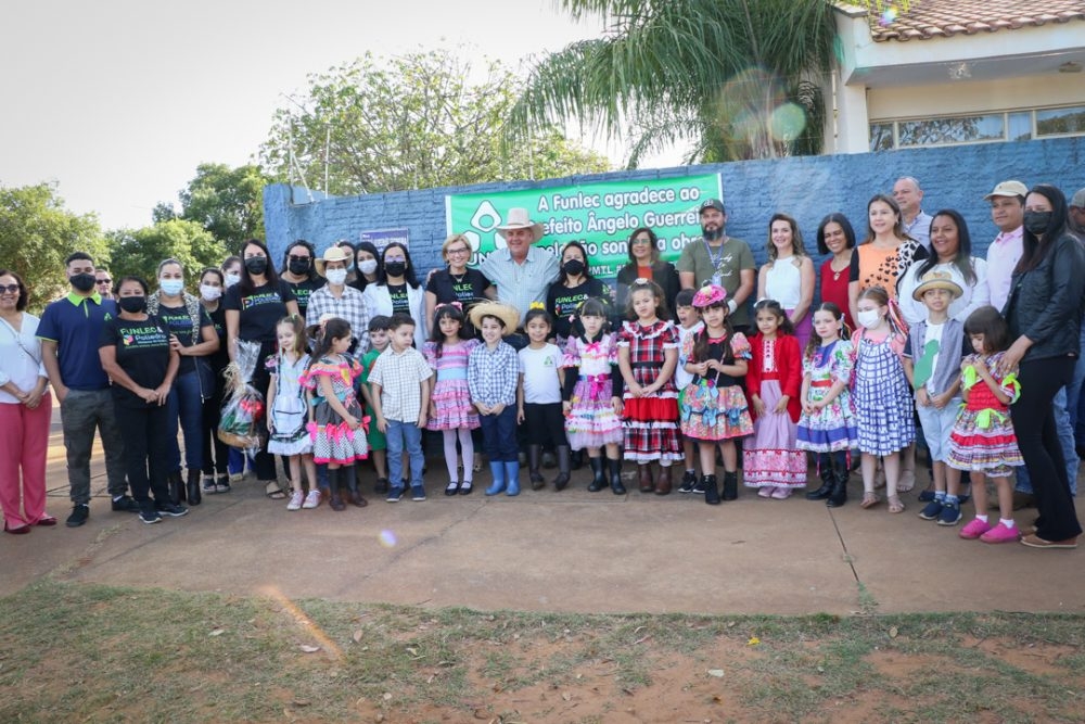 Prefeito de Três Lagoas entrega drenagem superficial e pavimentação de ruas do bairro Santa Terezinha