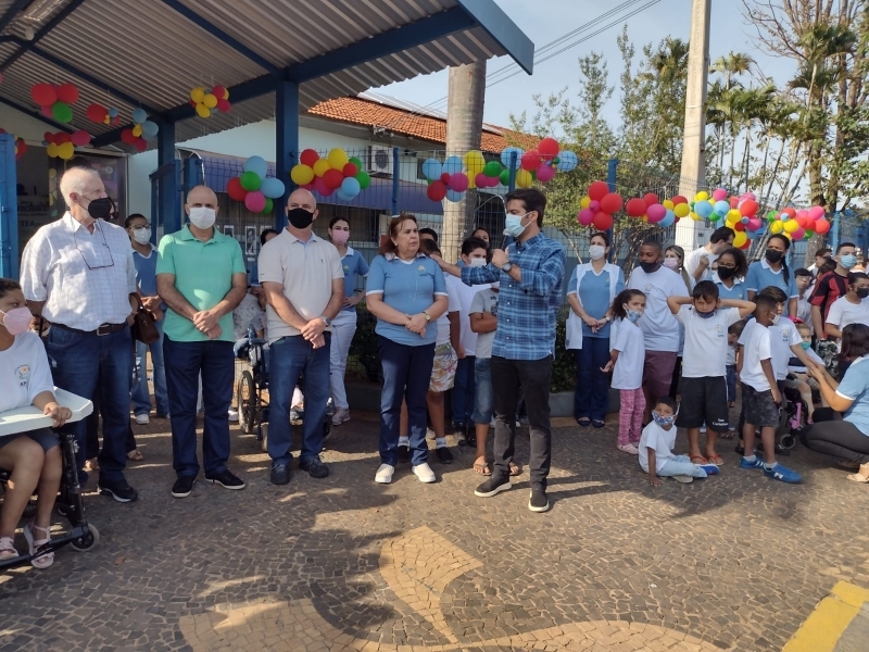 Prefeito participa de festividades de 52 anos da Apae de Penápolis