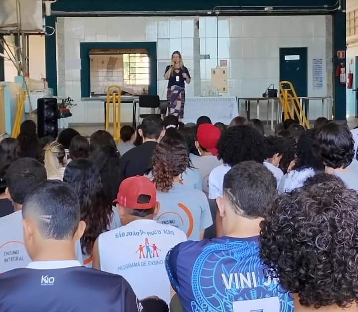 POLÍCIA CIVIL REALIZA PALESTRA SOBRE VIOLÊNCIA DOMÉSTICA PARA ALUNOS DE ESCOLA ESTADUAL EM SÃO JOÃO DO PAU D´ ALHO