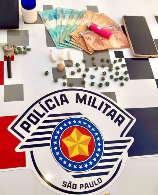 Polícia Militar de Pereira Barreto prendeu individuo por tráfico de drogas no bairro Jandaia