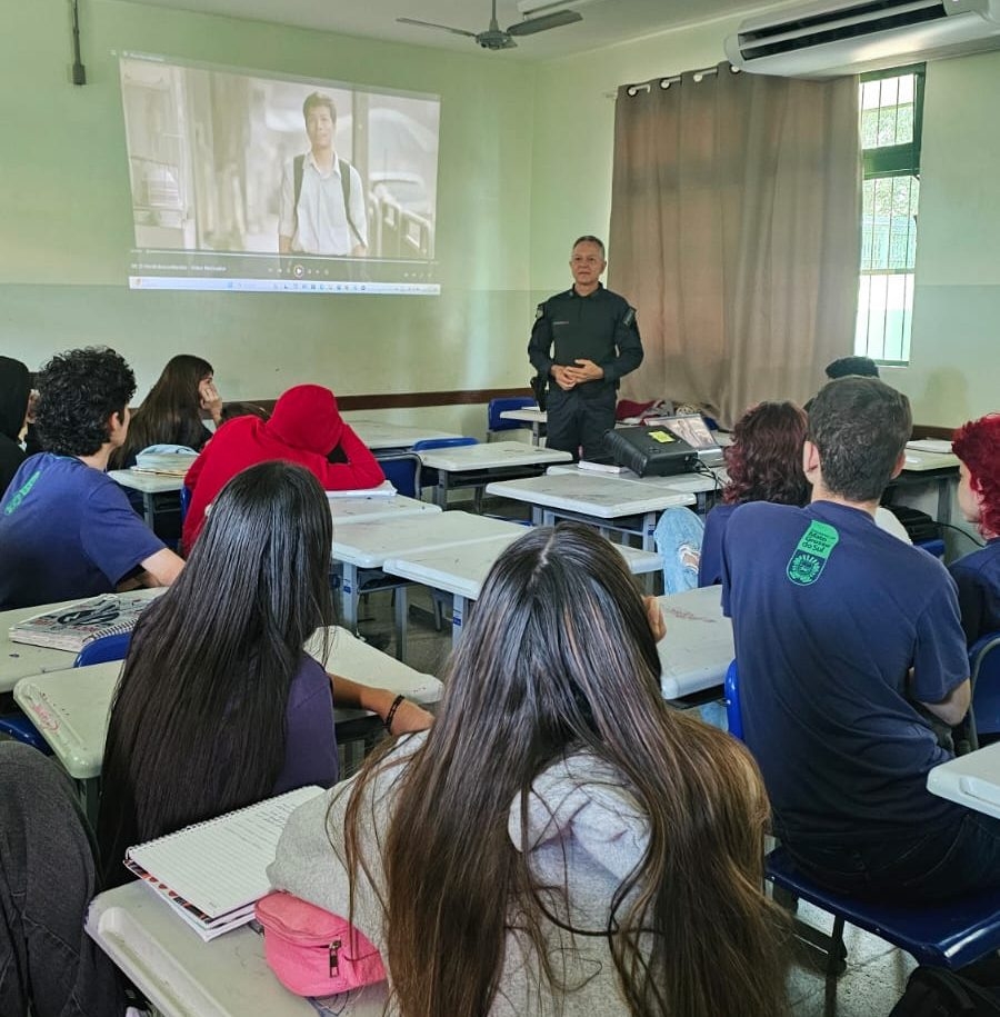Durante a Operação Virtude a Polícia Militar em Três Lagoas realiza palestras contra violência aos idosos