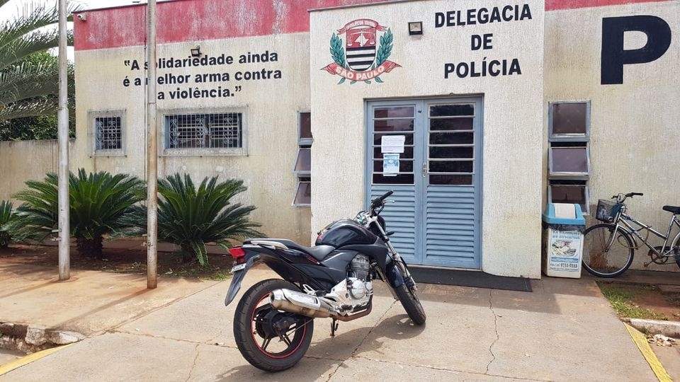 Polícia Civil recupera, na zona rural de Castilho, moto furtada em Murutinga do Sul
