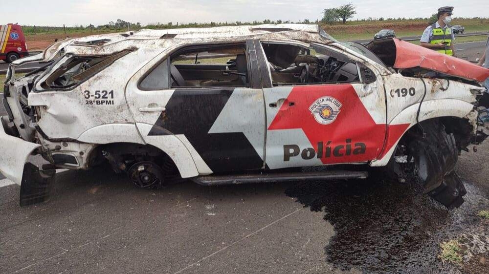 Capotamento de viatura do Batalhão de Andradina mata um PM e deixa dois em estado grave