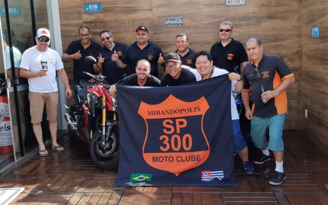 Em Mirandópolis ‘Somos mais que um grupo de motociclistas, consideramos uma família o SP300’, comenta João Mikio, presidente do moto clube