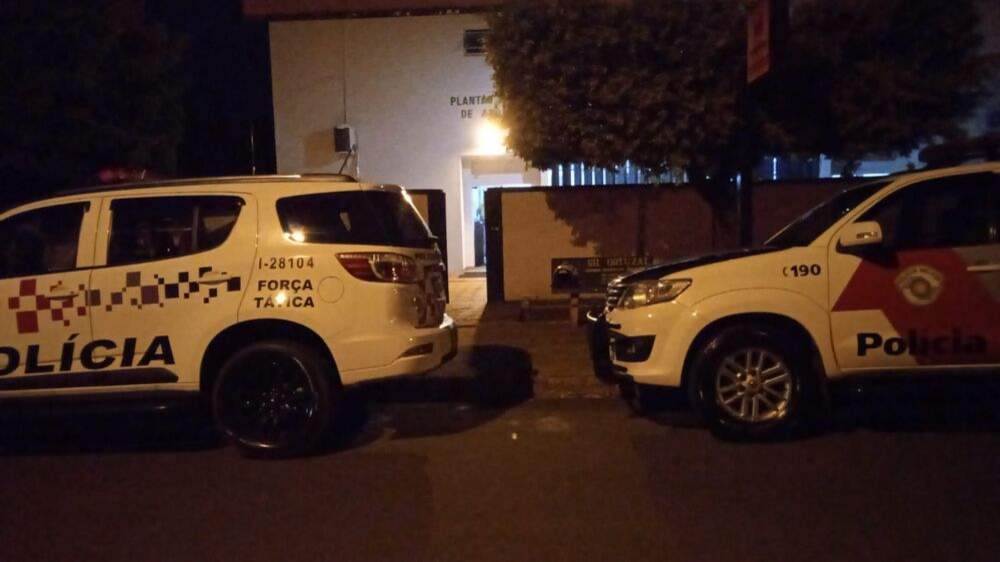 Jovem de 18 anos aparece nua no Centro de Andradina