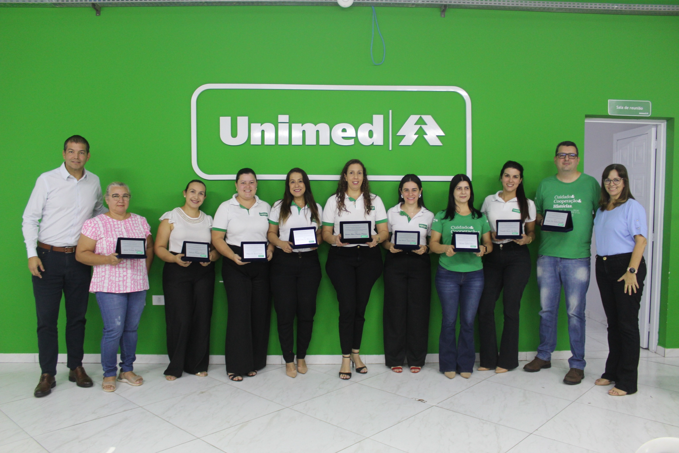 Unimed Regional de Três Lagoas homenageia colaboradores com mais tempo de casa