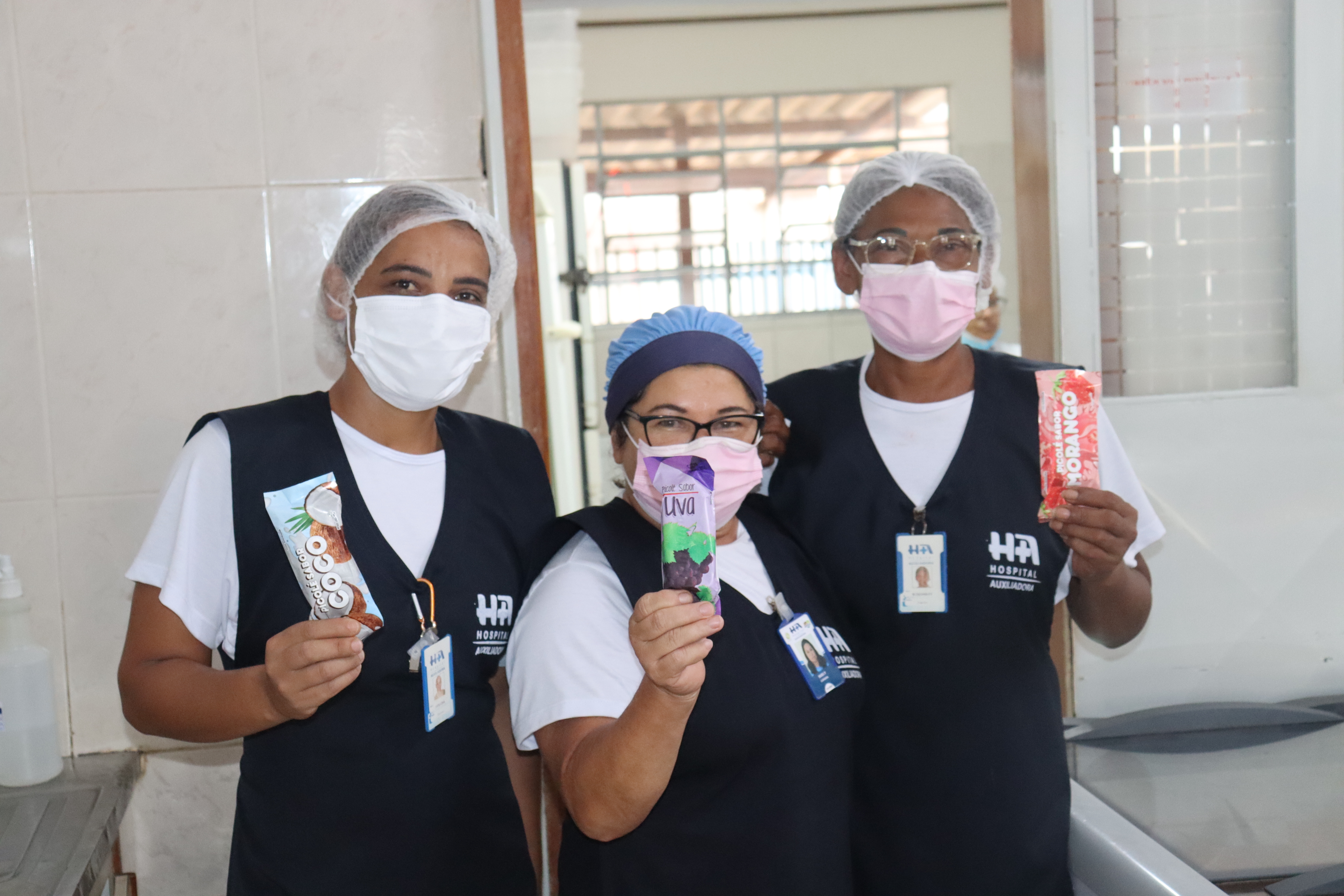 Dia do Picolé: Colaboradores do Hospital de Três Lagoas participam de ação desenvolvida pelo RH e Sicredi