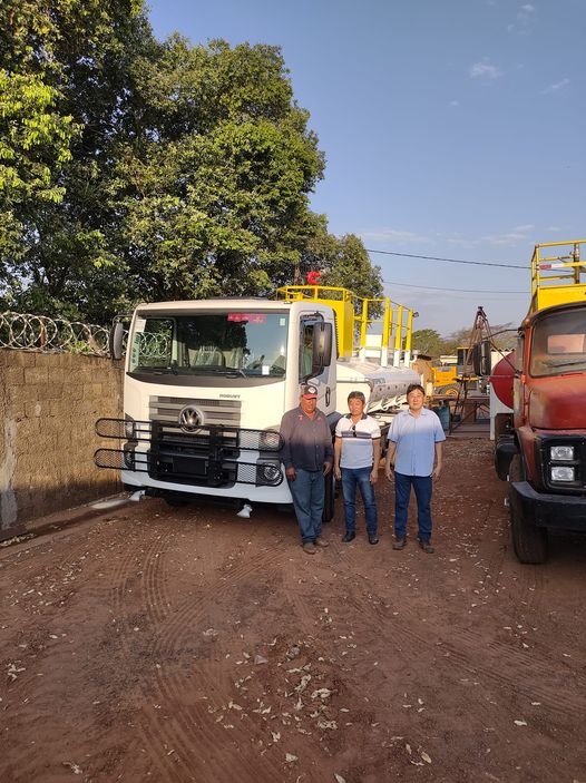 Prefeito de Lavínia conquista novo caminhão pipa para município