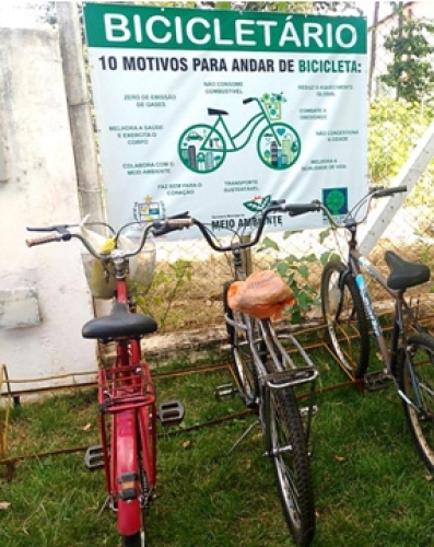 Prefeitura de Guararapes entrega kit escolar aos alunos das escolas municipais