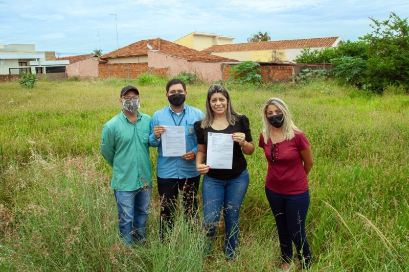 Secretaria de Agricultura e Meio Ambiente de Andradina aperta fiscalização contra terrenos sujos
