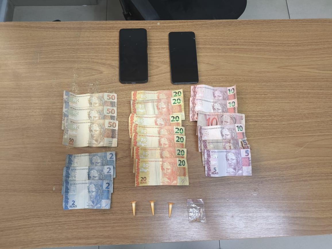 POLÍCIA MILITAR PRENDE INDIVÍDUO POR TRÁFICO DE DROGAS NO BAIRRO SÃO JOSÉ EM ARAÇATUBA