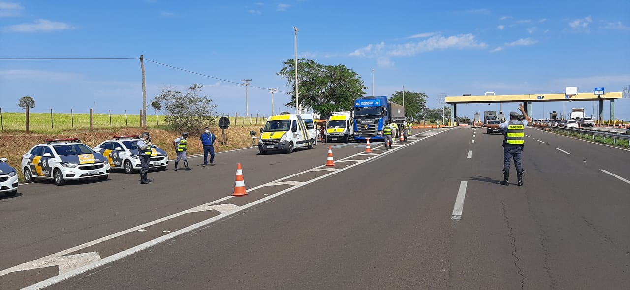 Em Castilho operação conjunta Polícia Rodoviária e DER fiscalizam peso de 122 caminhões na Marechal Rondon