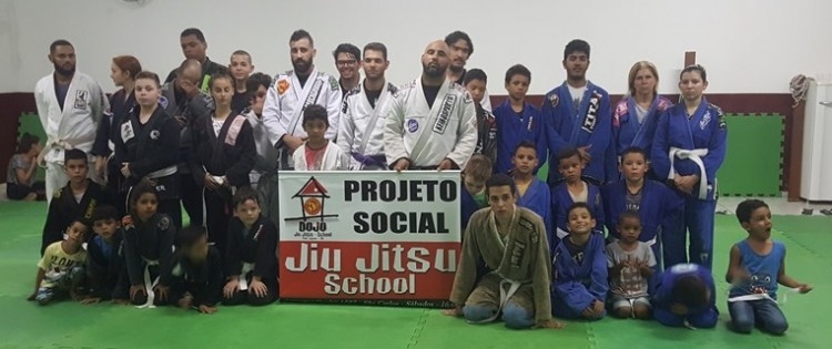 Secretário de Cultura e a Prefeita de Andradina não valorizam o comercio local e prestigiam somente os ambulantes de fora da cidade