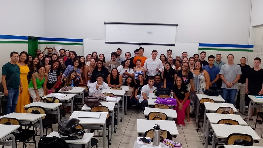 Tabelião Diogo Melo conversa com alunos de Direito da FIRB de Andradina sobre carreira e concurso para tabelião