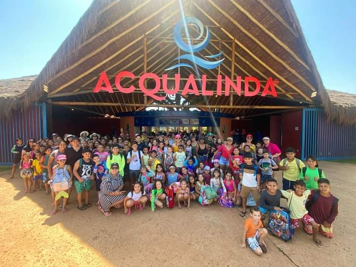 SOCIAL DE SANTA MERCEDES LEVA 99 CRIANÇAS AO THERMAS ACQUALINDA