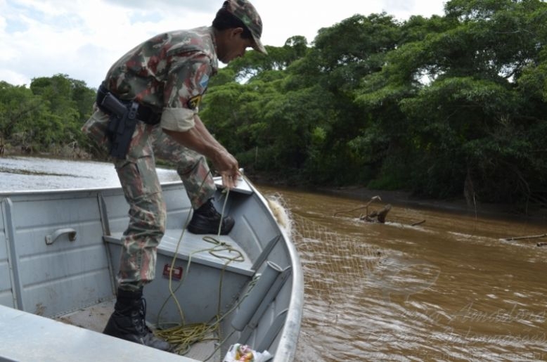 Pelotão de Trânsito de Três Lagoas prende foragido da justiça no Parque São Carlos