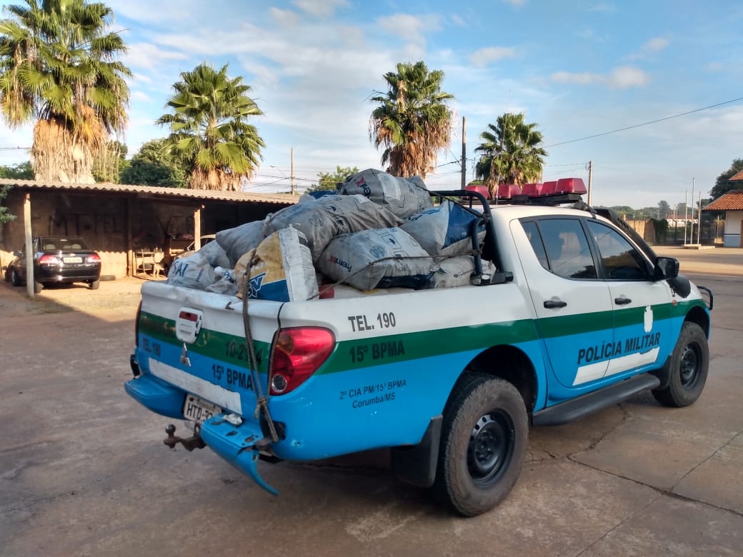 Polícia Militar Ambiental de Três Lagoas fecha carvoaria ilegal, apreende 600 kg de carvão e autua proprietário em R$ 1,5 mil