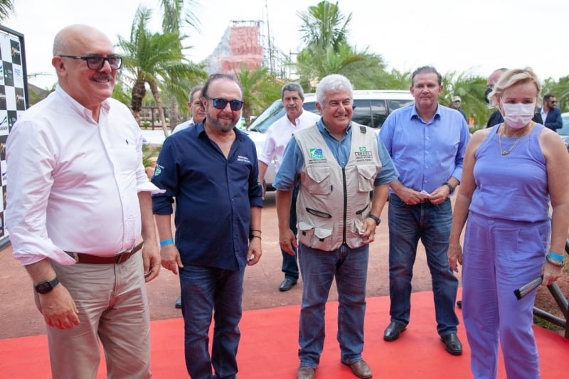JEITO DO MINISTRO DA EDUCAÇÃO REDUZIR DESPESAS NÃO DEU CERTO EM PIRACICABA. MAS DEU CERTO EM ANDRADINA?