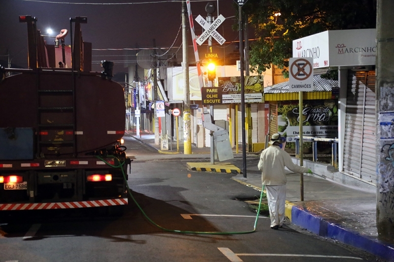 Governo de Andradina continua trabalho de dedetização das ruas no combate ao Covid-19