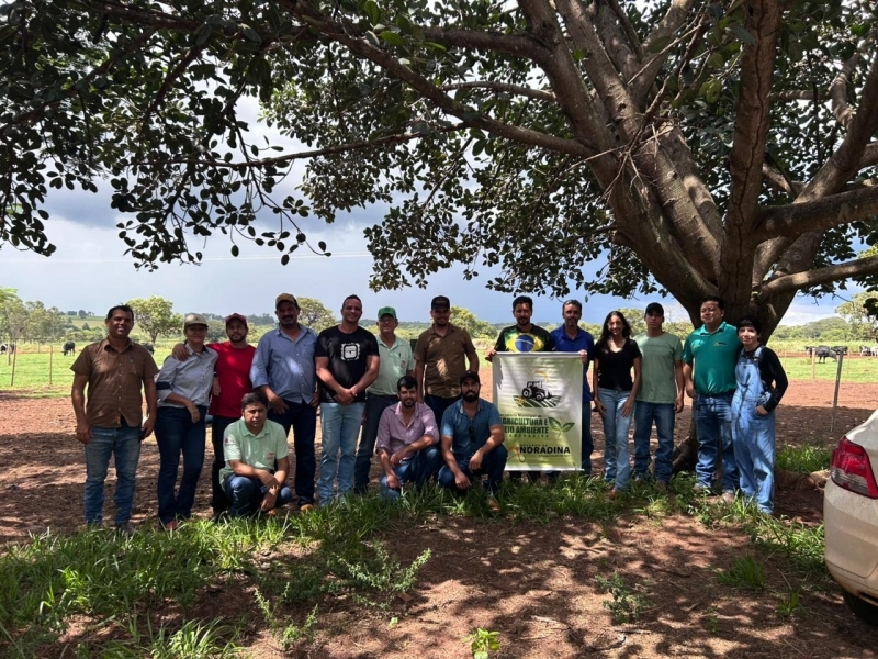 Produtores rurais de Andradina participam de visita técnica para troca de experiências