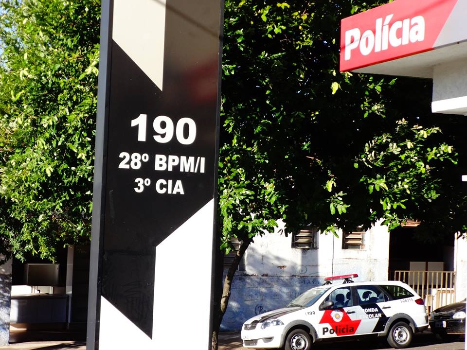 Polícia Militar de Mirandópolis prendeu mulher por tentar matar homem a facadas