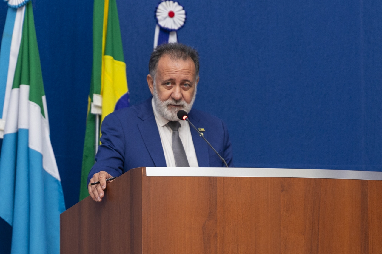 Em Três Lagoas Daniel da Farmácia pede revisão no contrato da empresa que transporta pacientes para Barretos
