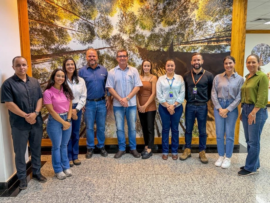 Prefeito visita Suzano e empresa anuncia investimento de R$ 25,6 milhões para modernização da fábrica em Três Lagoas