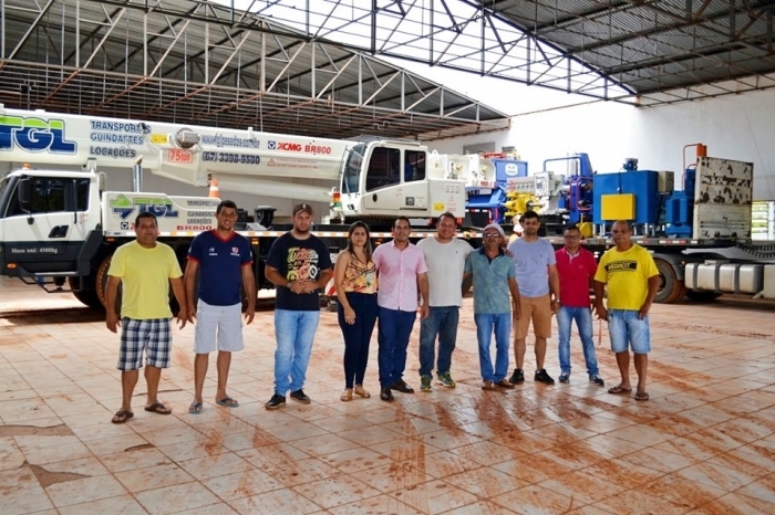 Prefeito de Selvíria acompanha chegada de máquinas e equipamentos industriais de nova empresa no município