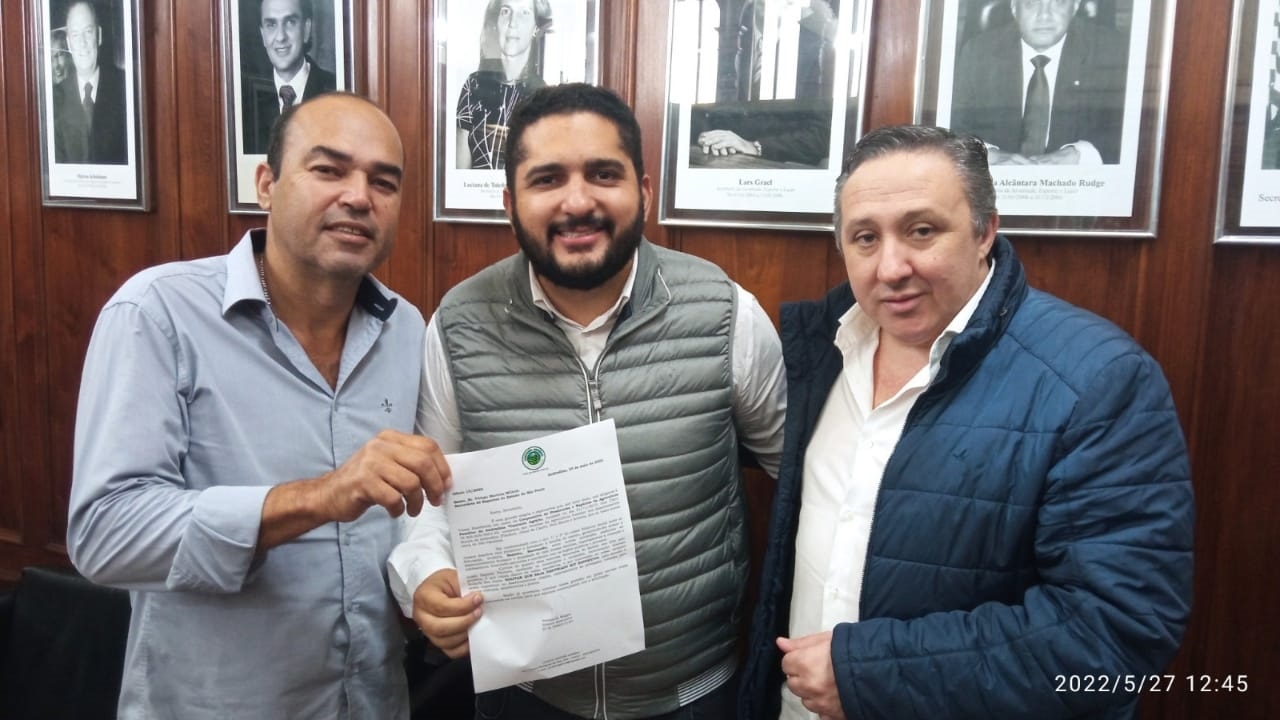 Vereador Rodarte dos Anjos conquista kit esportivo para comunidade de Andradina