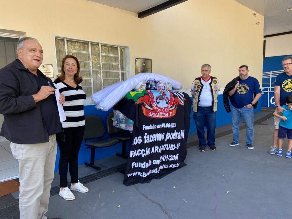 Bodes do Asfalto doam cobertores a Fundo Social de Birigui e Araçatuba e tecidos para a Santa Casa de Araçatuba e Birigui