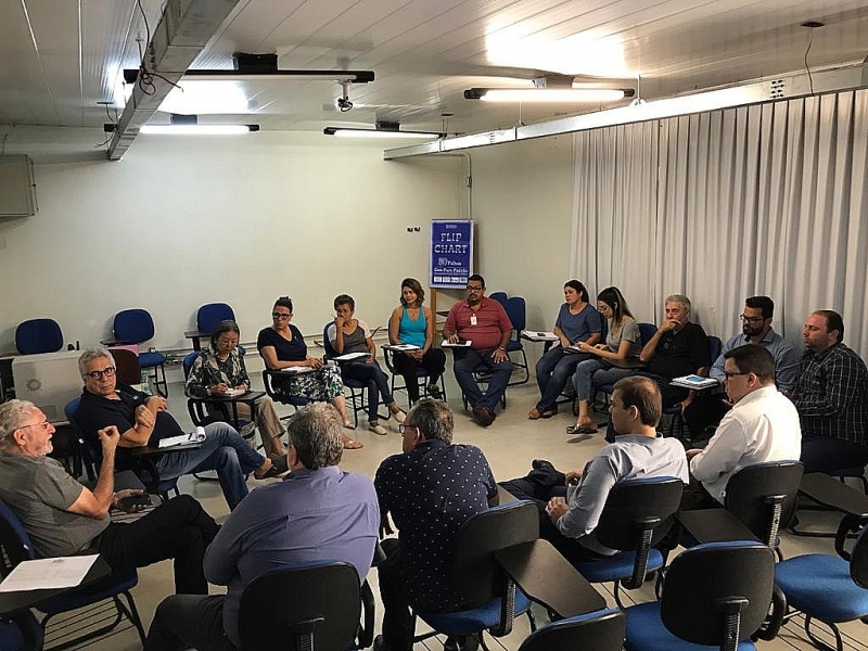 Governo de Andradina debate hemodiálise e transparência na Santa Casa junto a Direção Regional de Saúde