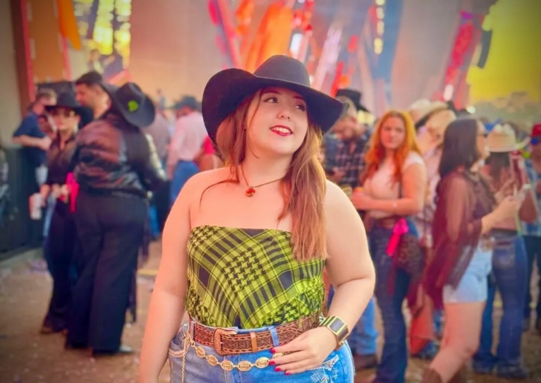 Influenciadora de Andradina, Gigi no Rodeio, é destaque na “Roça do Jacques” em Goiás
