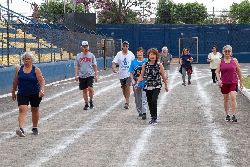 Academia da Saúde lança programa de caminhadas no Estádio de Andradina