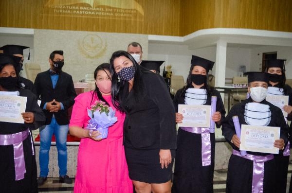 Pastora Regina Soares é homenageada em Três Lagoas