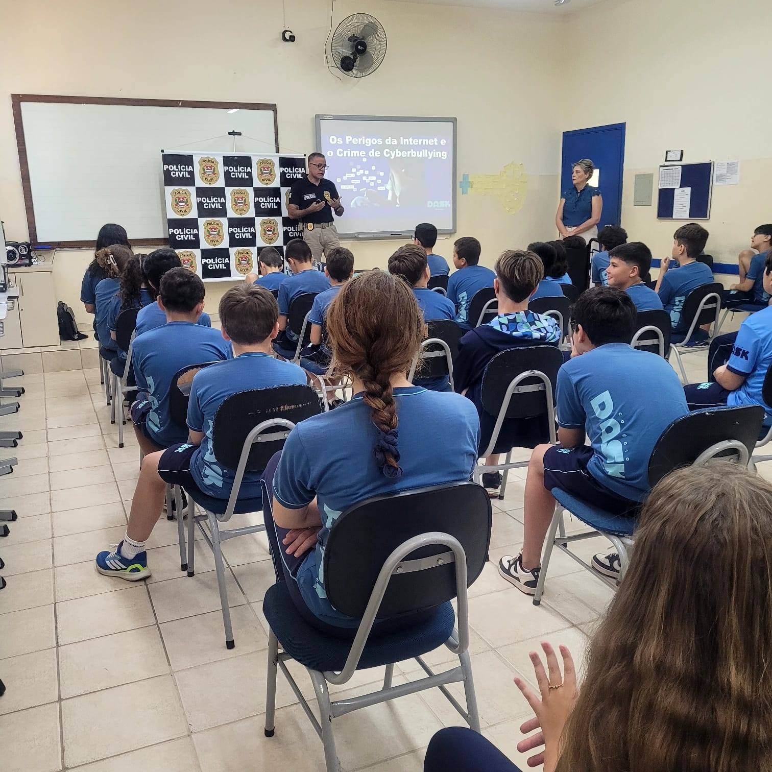 POLÍCIA CIVIL PROMOVE PALESTRA SOBRE CIBERBULLYING E CRIMES VIRTUAIS PARA ALUNOS DE ESCOLA PRIVADA EM DRACENA