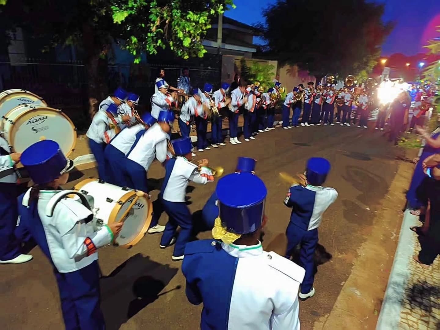 Banda Marcial de Castilho emociona público e abre desfile de aniversário em Santa Salete