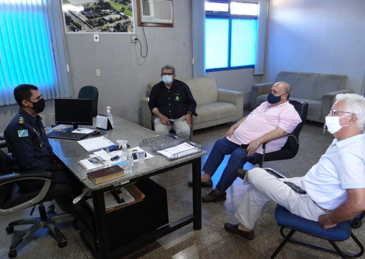 O novo Comandante do 2º Batalhão de Polícia Militar recebe visita dos Presidentes do SINDIVAREJO, do SECTL e do Comércio mais seguro de Três Lagoas