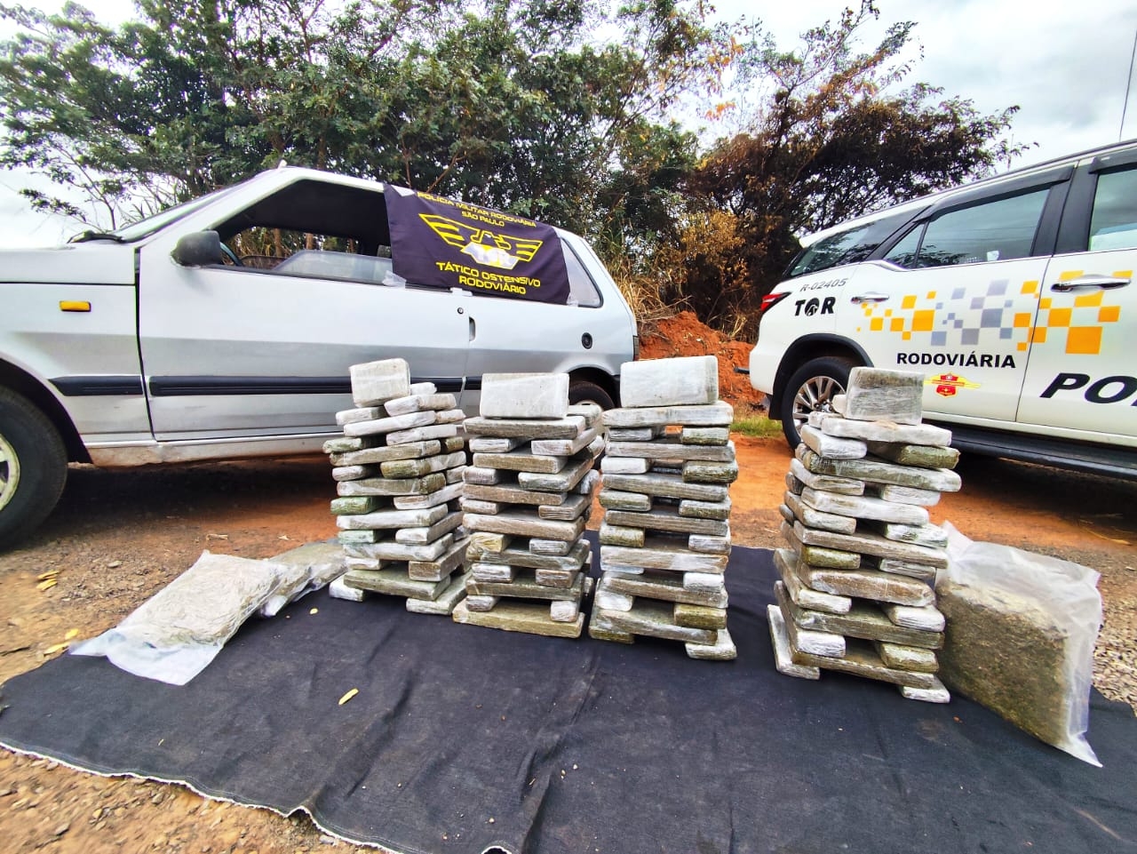 Polícia Rodoviária Estadual prendeu traficante na SP 425 em Penápolis