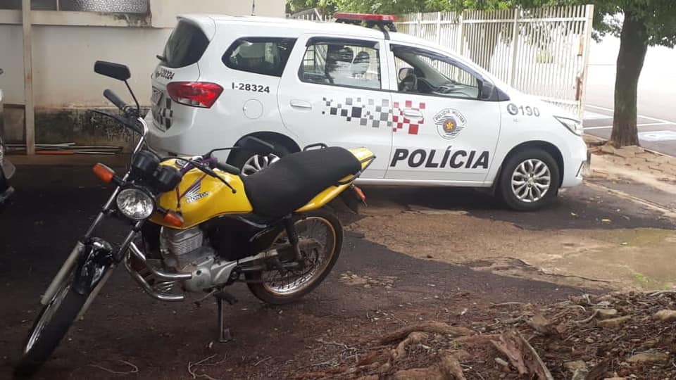 POLÍCIA MILITAR RECUPERA EM GUARAÇAÍ MOTOCICLETA ROUBADA EM CAMPO GRANDE/MS
