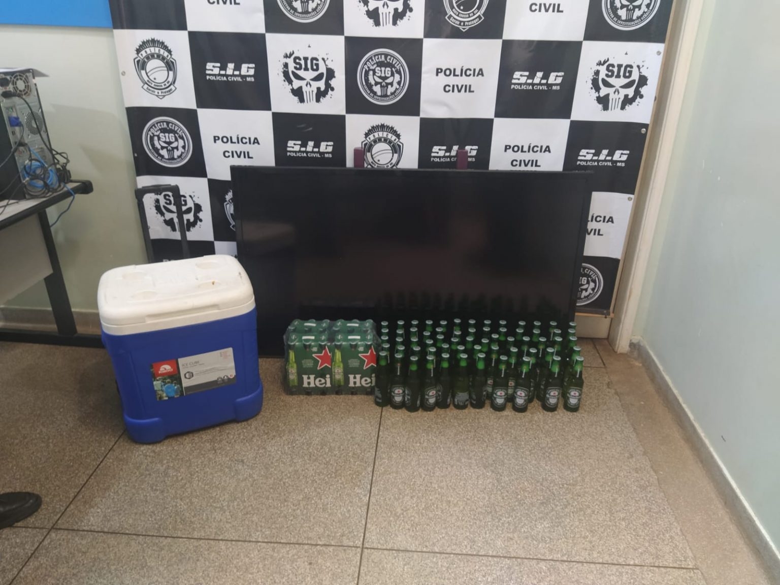 Criminosos furtam 88 garrafas de cerveja em Três Lagoas e acabam presos pela Polícia Civil
