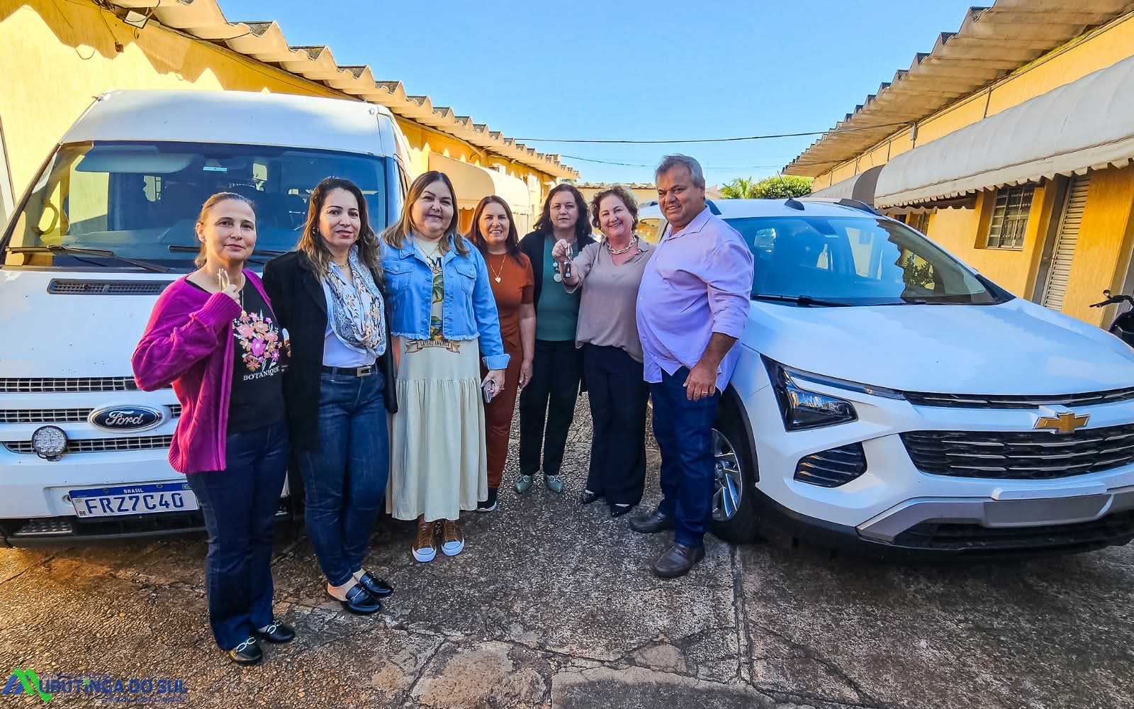 Prefeito de Murutinga reforça frota da Educação com 2 novos veículos
