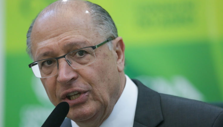 Lava Jato denuncia Alckmin por corrupção passiva e lavagem de dinheiro