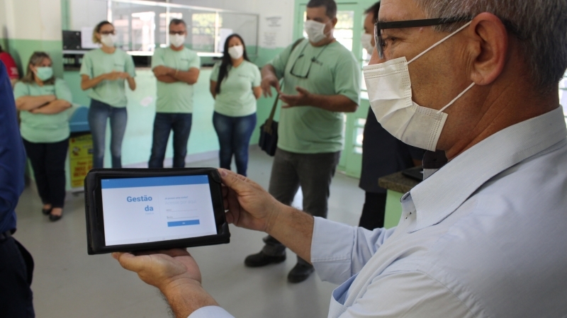 Prefeitura de Penápolis entrega tablets para agentes de saúde