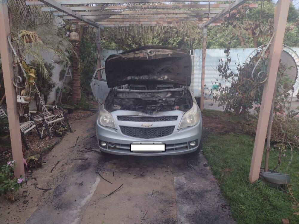 Dupla incendia carro após tentativa frustrada de assalto no bairro Pereira Jordão em Andradina